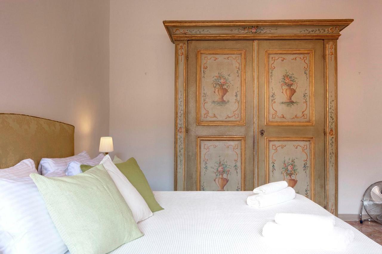 Historical Apartment Spectacular Arno View With Balcony From 12 Th Century. Флоренция Экстерьер фото