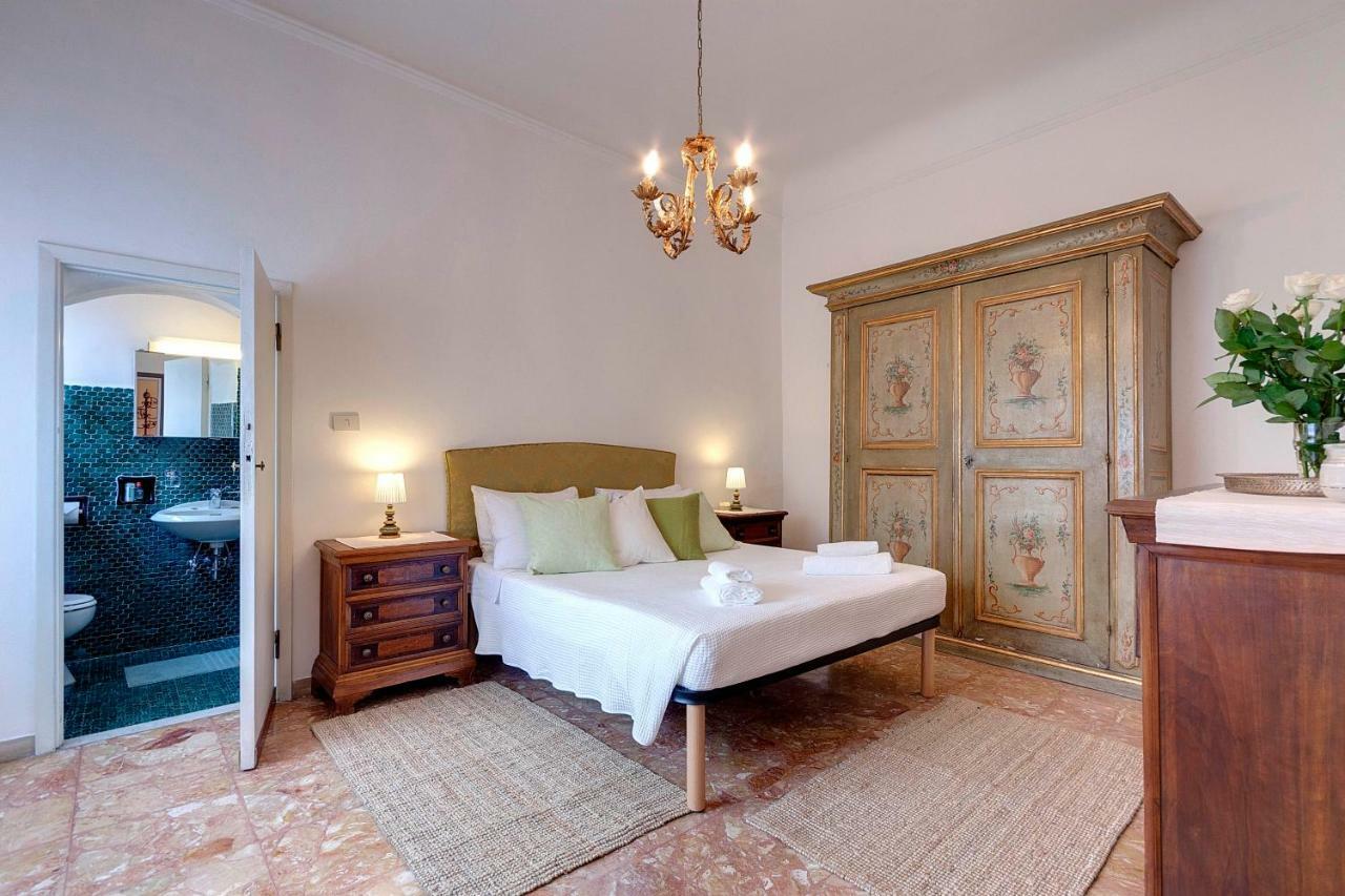 Historical Apartment Spectacular Arno View With Balcony From 12 Th Century. Флоренция Экстерьер фото
