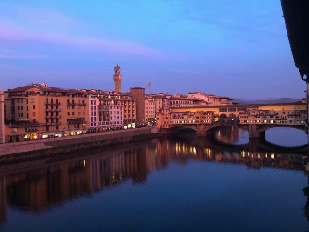 Historical Apartment Spectacular Arno View With Balcony From 12 Th Century. Флоренция Экстерьер фото